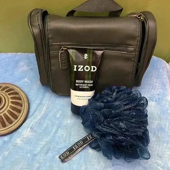 🆕 Izod Three Piece Travel Kit - Picture 8 of 8